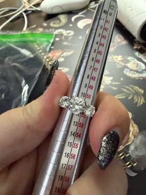 Three-Stone Clear Crystal Ring - Sparkling Silver Tone vintage avon